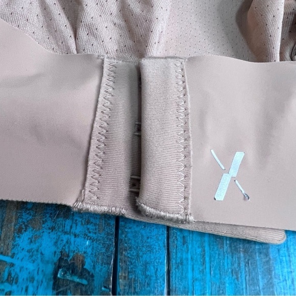 Knix Evolution Bra Size 5 (38C, 38D, 40C) - Picture 7 of 7